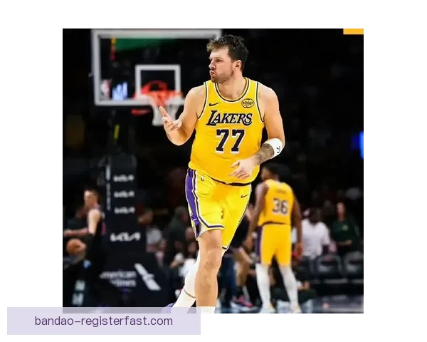 东契奇连续蝉联周最佳 三球首次当选 哈登阿门文班等获提名 东契奇连续蝉联周最佳 三球首次当选 哈登阿门文班等获提名